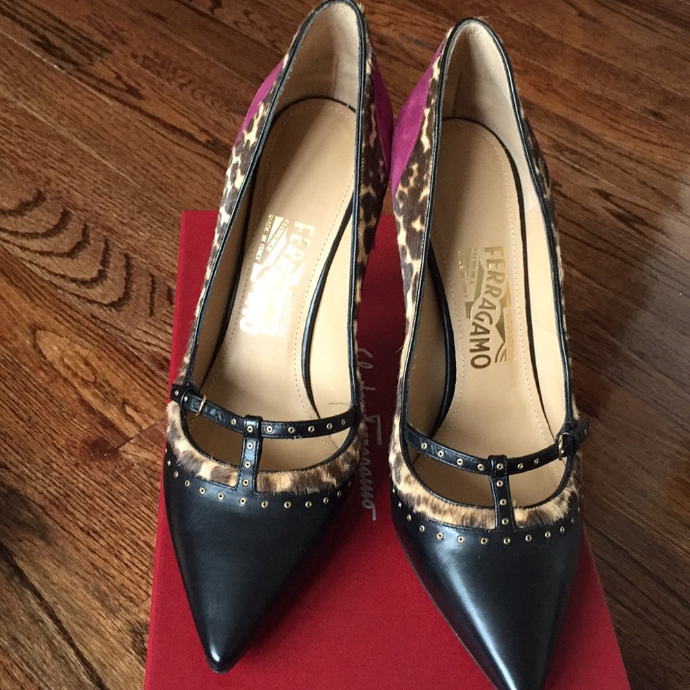 Brand New never worn pumps
